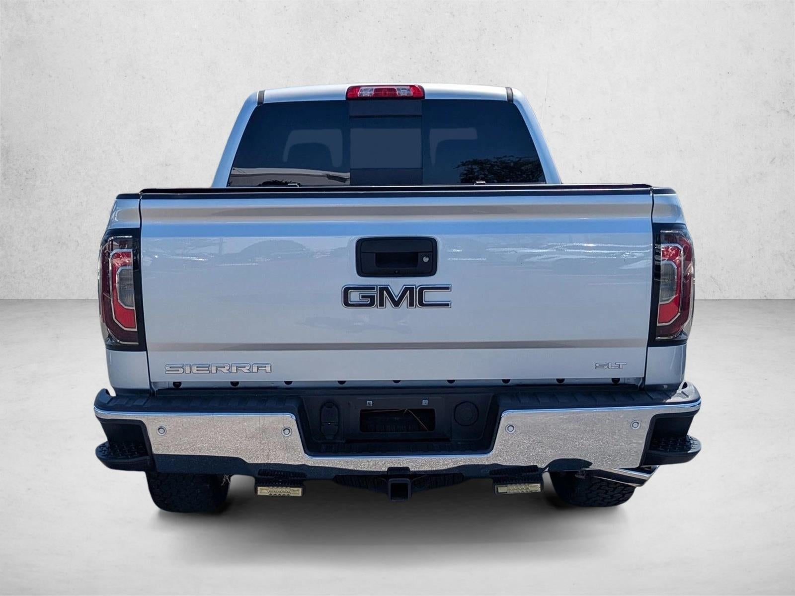 2017 GMC Sierra 1500 Crew Cab Short Box 4-Wheel Drive SLT