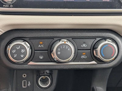 2021 Nissan Versa SV CVT