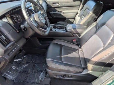 2024 Nissan Pathfinder SL 2WD