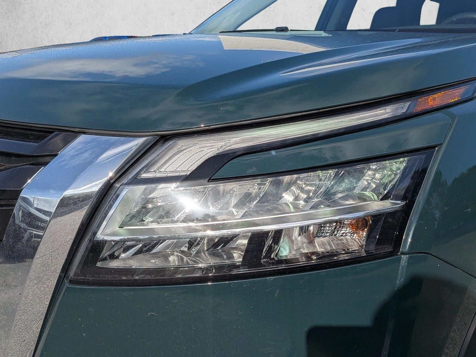 2024 Nissan Pathfinder SL 2WD