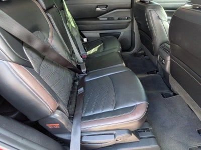 2024 Nissan Pathfinder Platinum 2WD