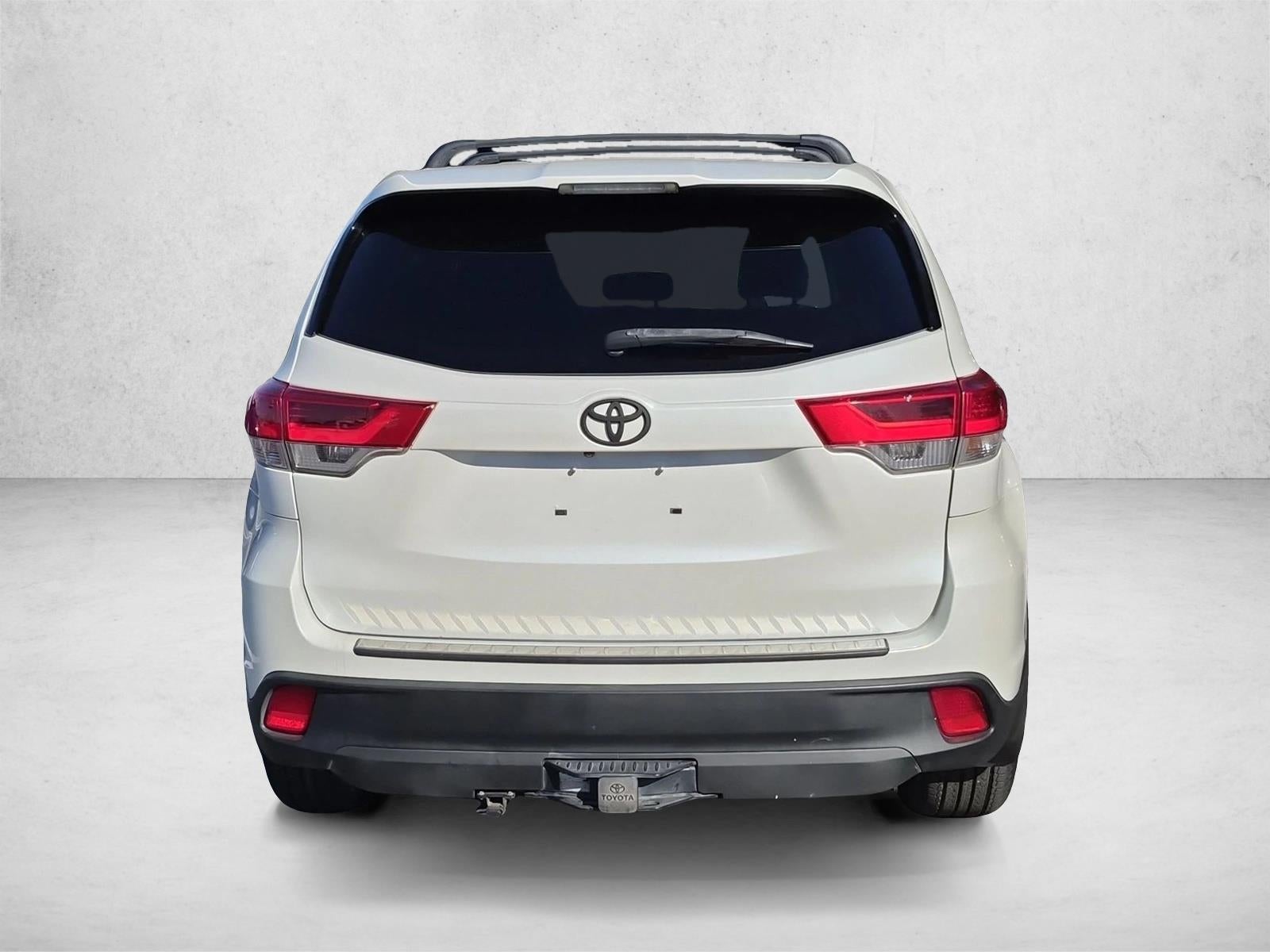 2017 Toyota Highlander Hybrid LE V6 AWD (Natl)