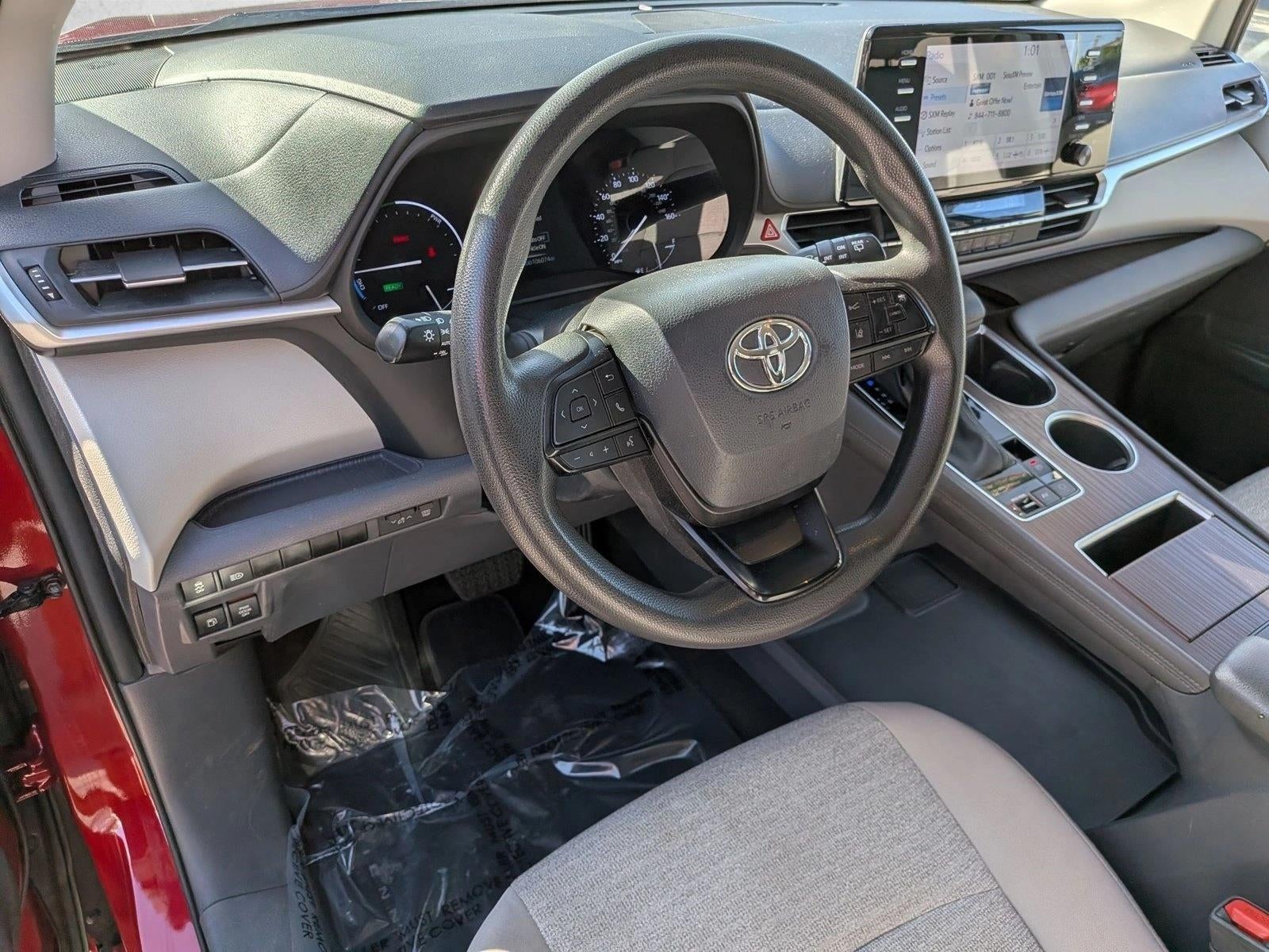 2023 Toyota Sienna LE FWD 8-Passenger (Natl)