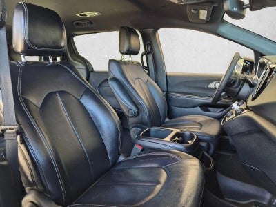 2025 Chrysler Pacifica Select FWD
