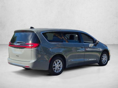2025 Chrysler Pacifica Select FWD