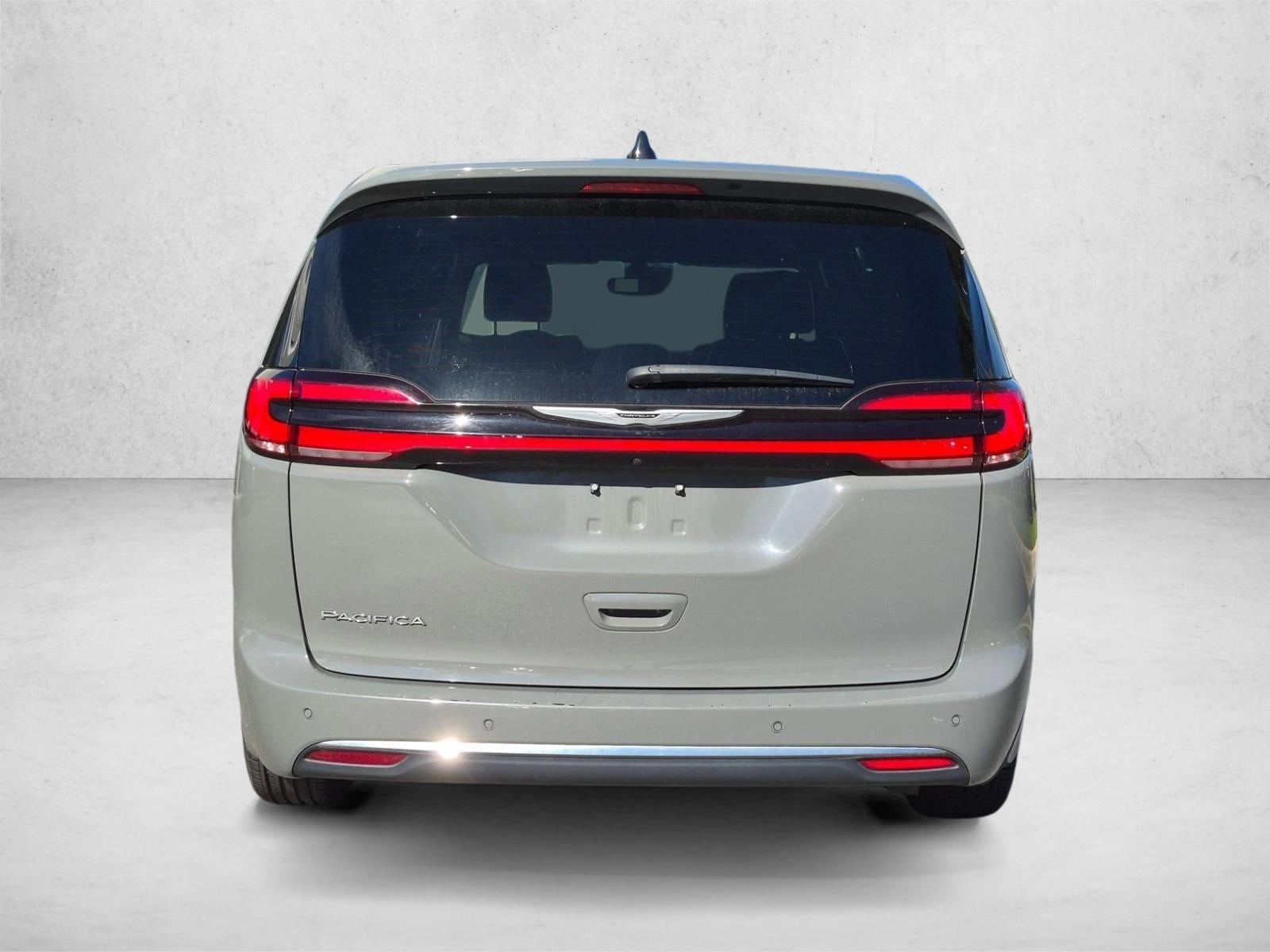 2025 Chrysler Pacifica Select FWD