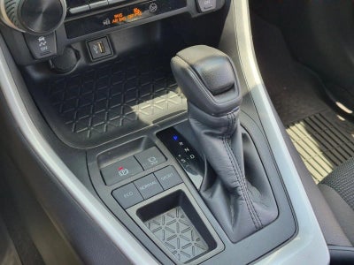2024 Toyota RAV4 LE FWD (GS)