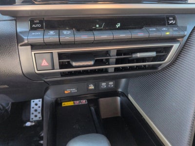 2025 Toyota Camry SE (SE)