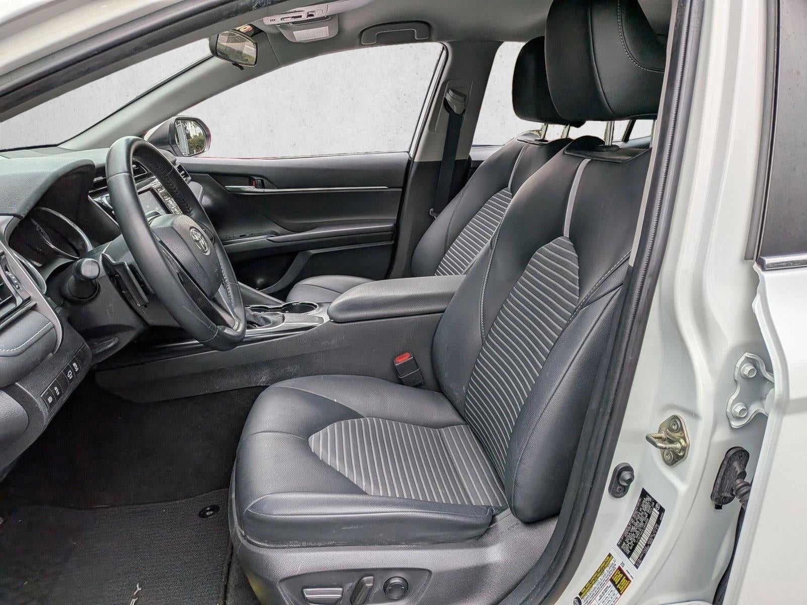 2020 Toyota Camry SE Auto (SE)