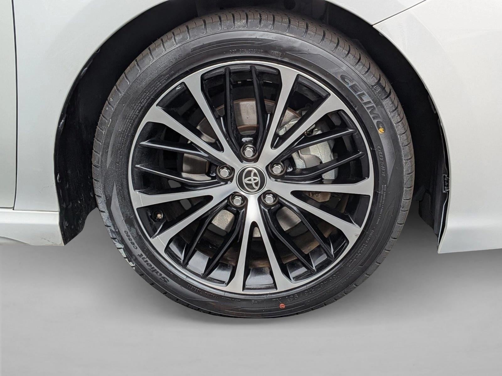 2020 Toyota Camry SE Auto (SE)