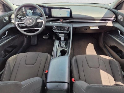 2024 Hyundai ELANTRA SEL IVT