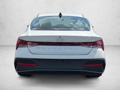 2024 Hyundai ELANTRA SEL IVT
