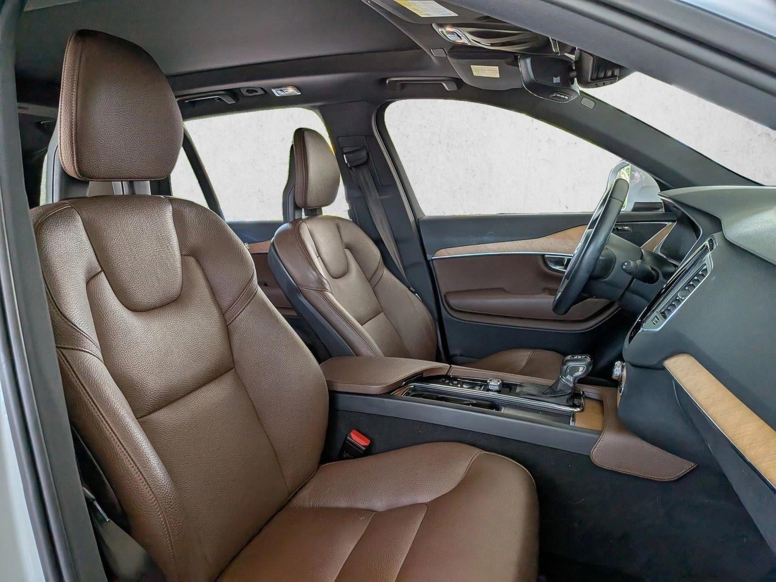 2021 Volvo XC90 T6 AWD Momentum 7P