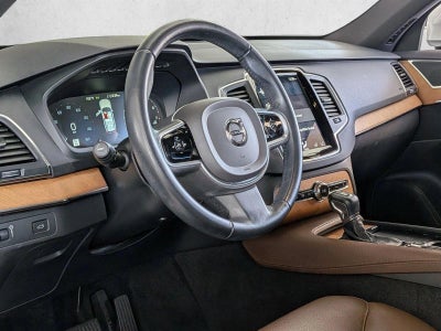 2021 Volvo XC90 T6 AWD Momentum 7P
