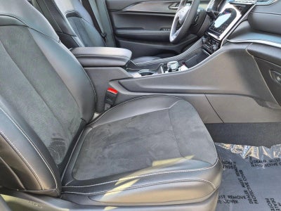 2025 Jeep Grand Cherokee Altitude X 4x2