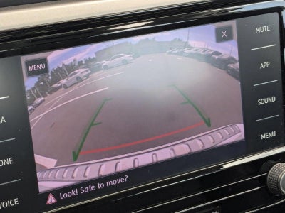 2022 Volkswagen Passat 2.0T SE Auto