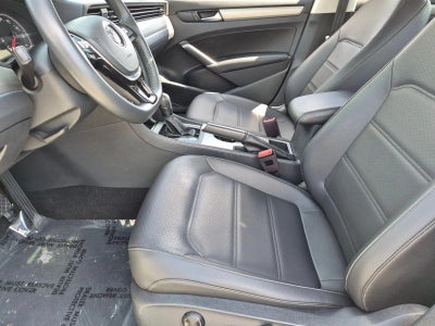 2022 Volkswagen Passat 2.0T SE Auto