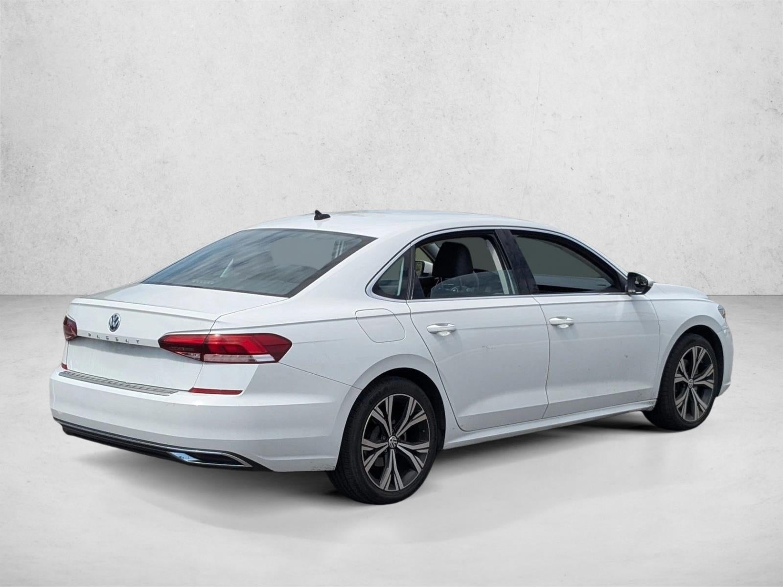 2022 Volkswagen Passat 2.0T SE Auto
