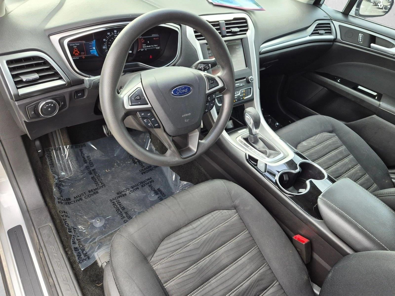 2016 Ford Fusion 4dr Sdn SE FWD
