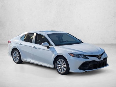 2018 Toyota Camry LE Auto (SE)