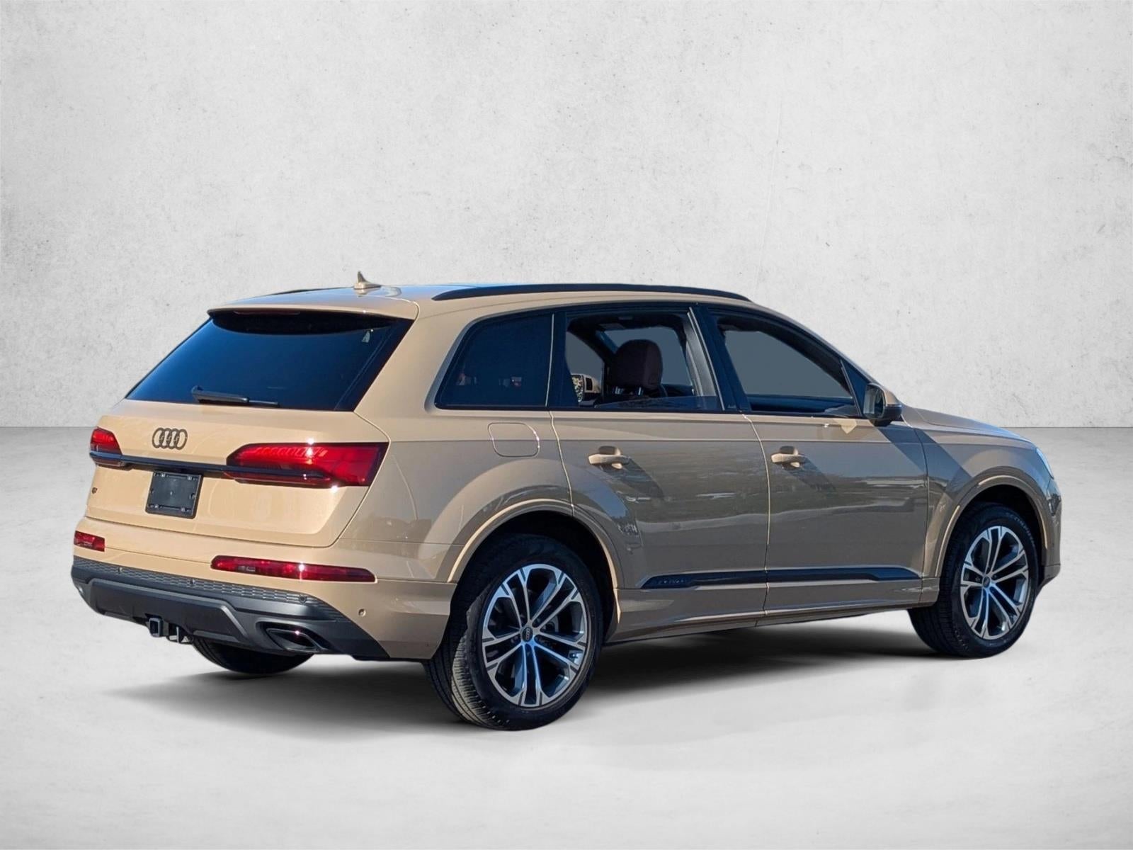 2025 Audi Q7 Premium Plus 45 TFSI quattro