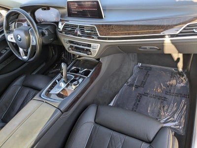 2020 BMW 750i xDrive Sedan