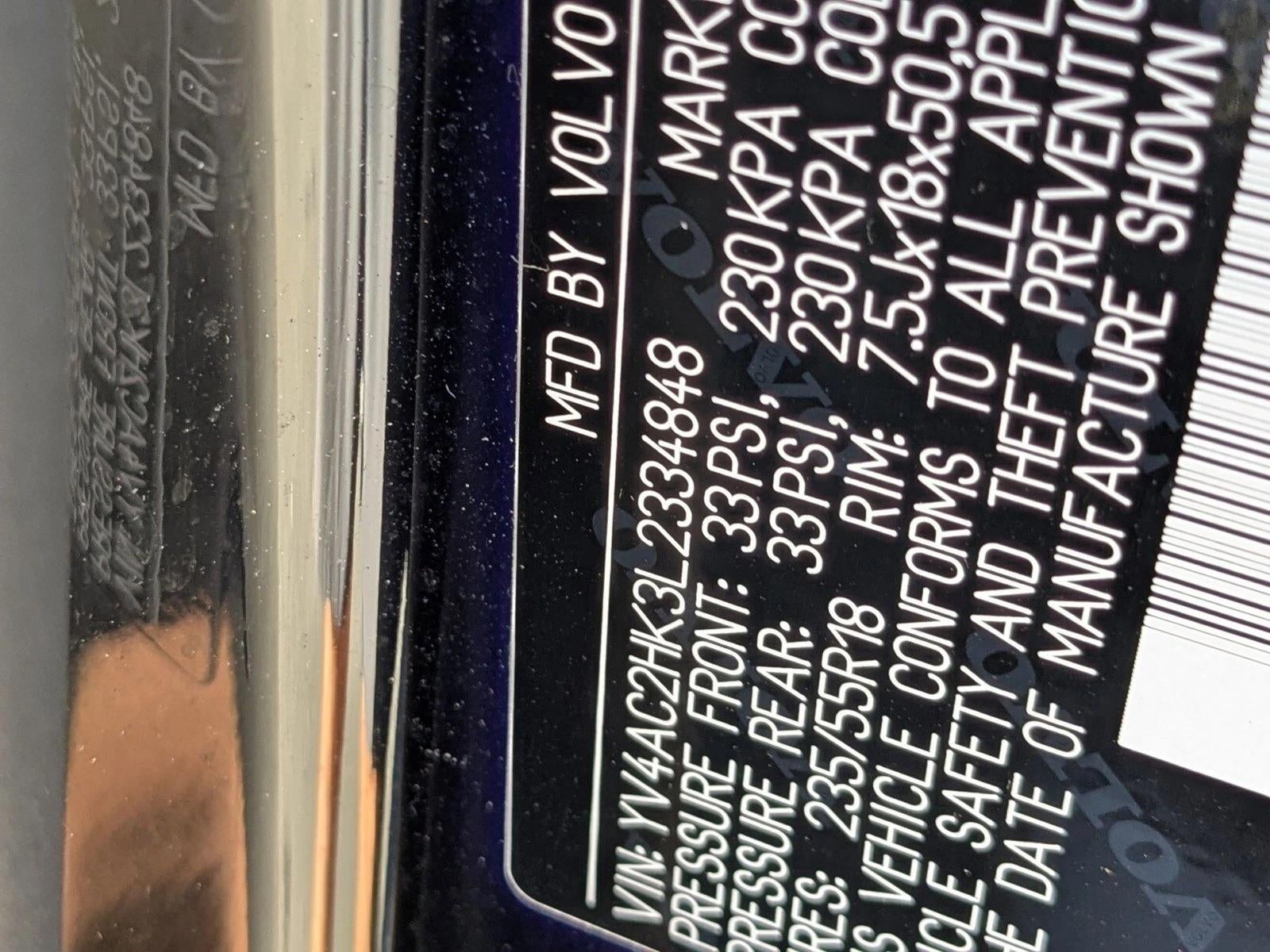 2020 Volvo XC40 T4 FWD Momentum