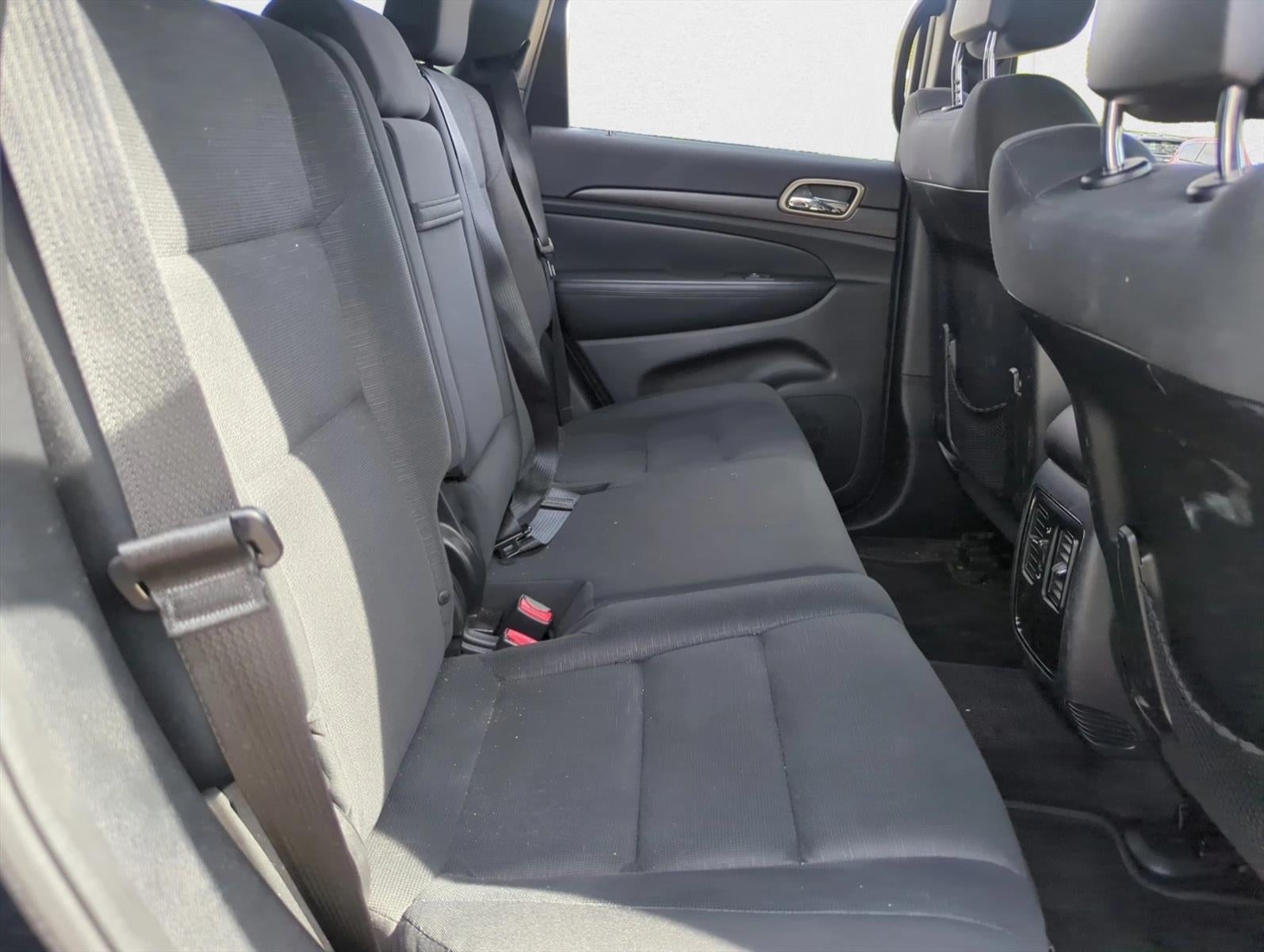 2017 Jeep Grand Cherokee Laredo 4x2