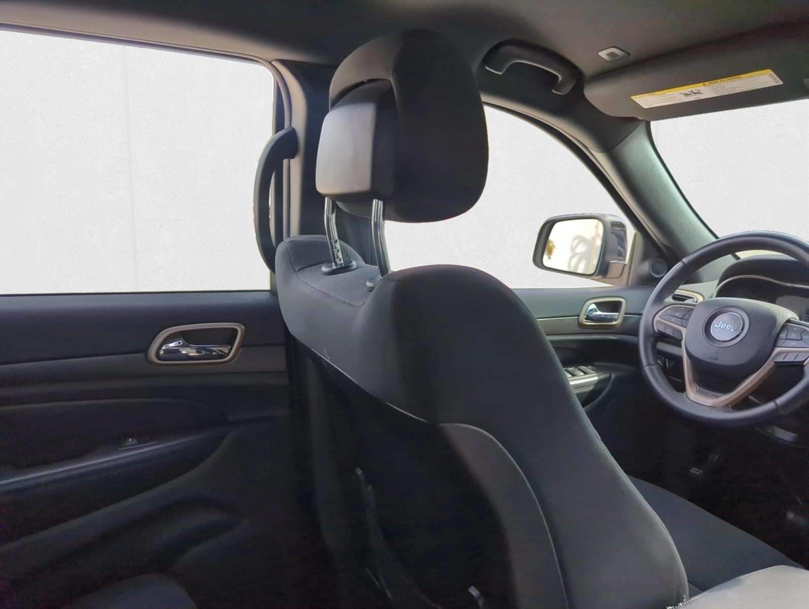 2017 Jeep Grand Cherokee Laredo 4x2