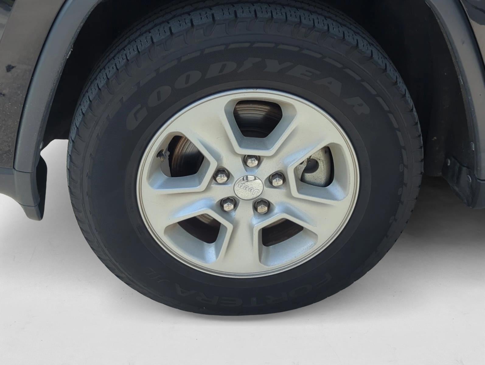 2017 Jeep Grand Cherokee Laredo 4x2