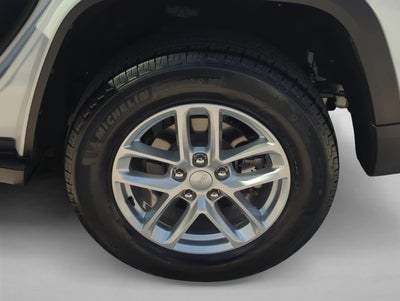 2025 Jeep Grand Cherokee Laredo 4x2