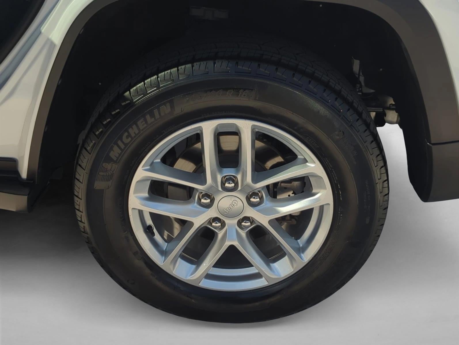 2025 Jeep Grand Cherokee Laredo 4x2