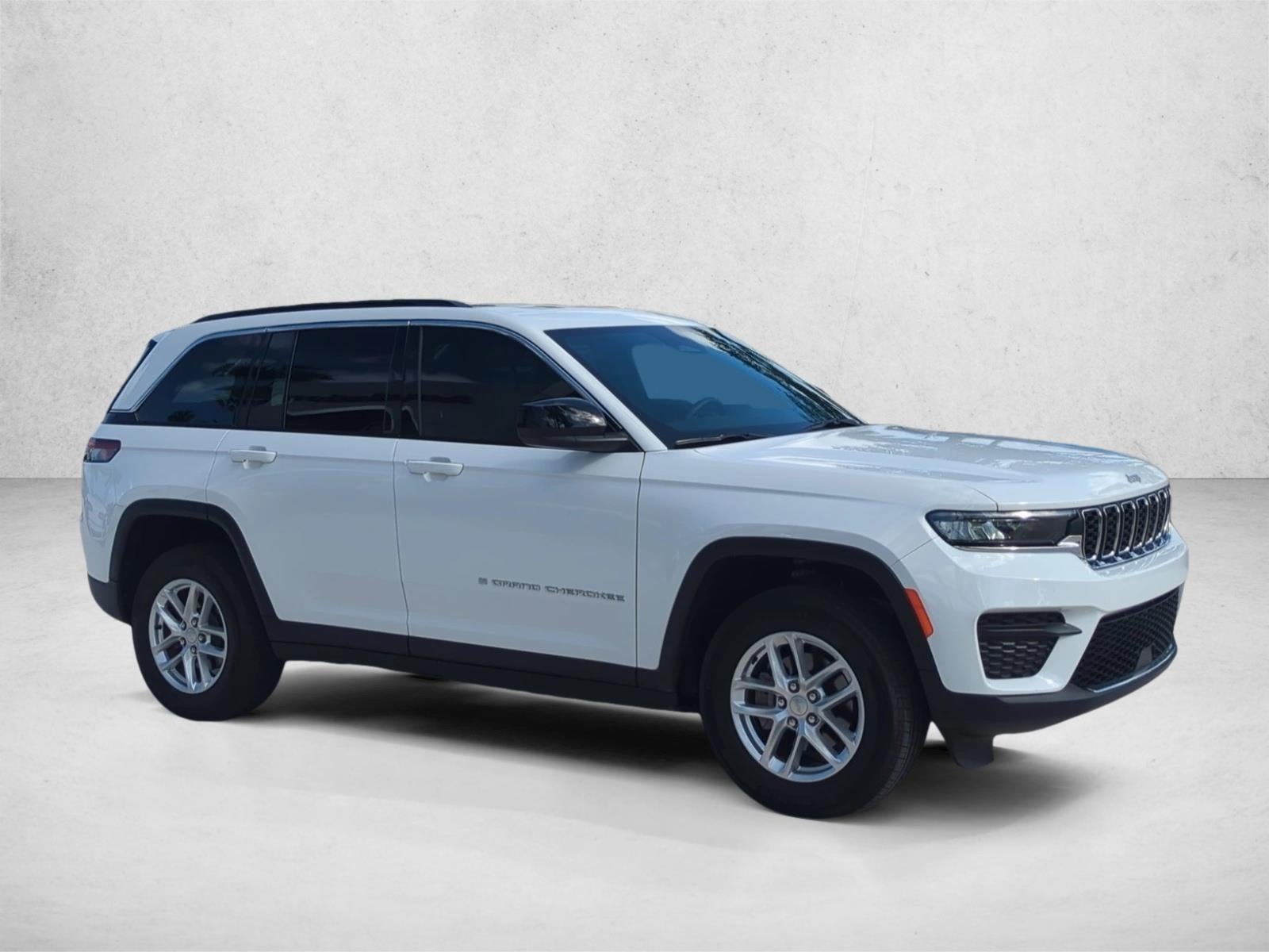 2025 Jeep Grand Cherokee Laredo 4x2