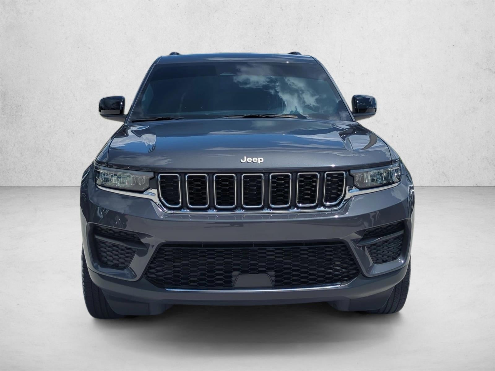 2025 Jeep Grand Cherokee Laredo 4x2