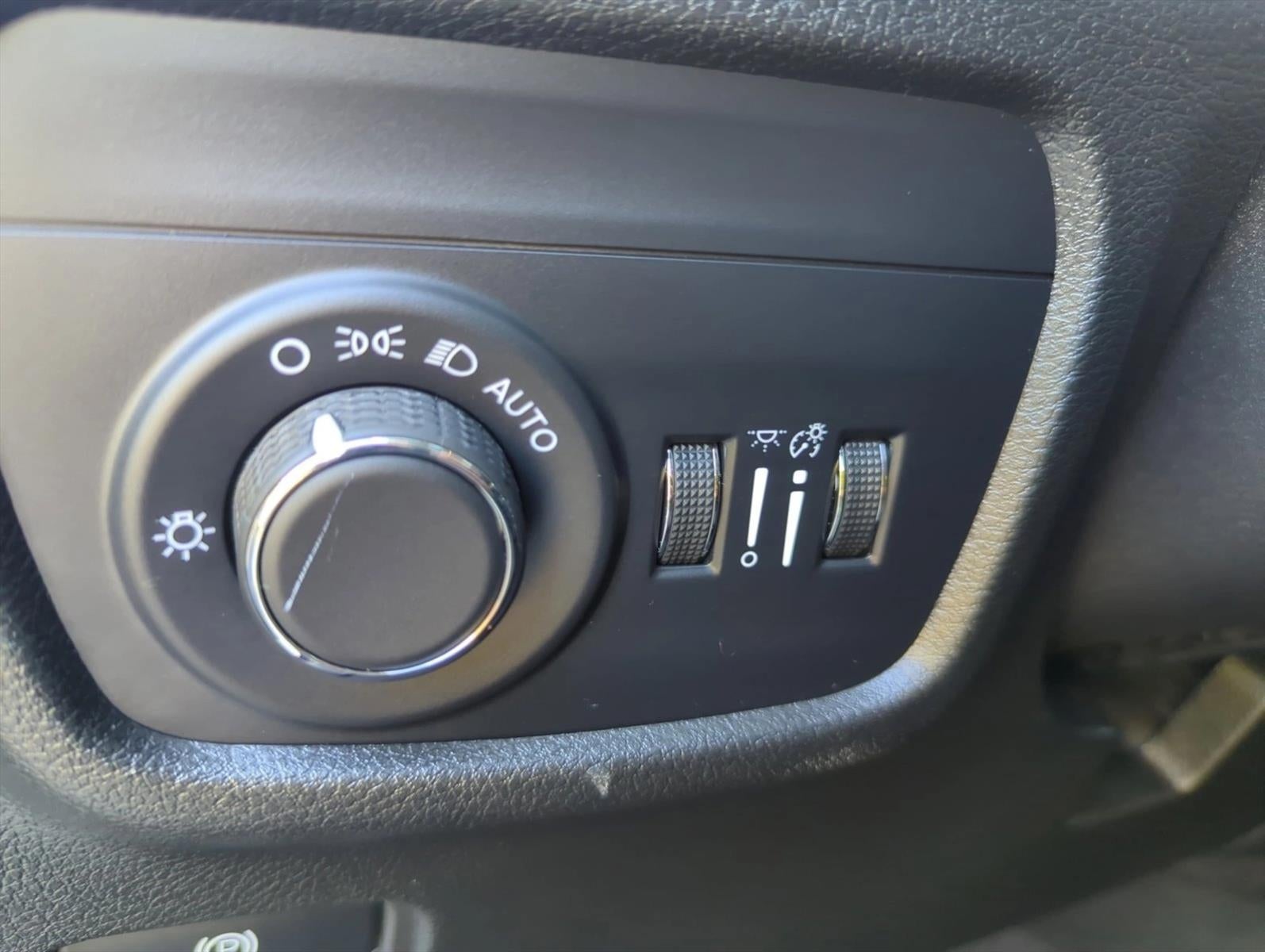 2024 Jeep Grand Cherokee Laredo X 4x2