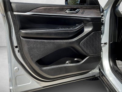 2023 Jeep Grand Cherokee Limited 4x2
