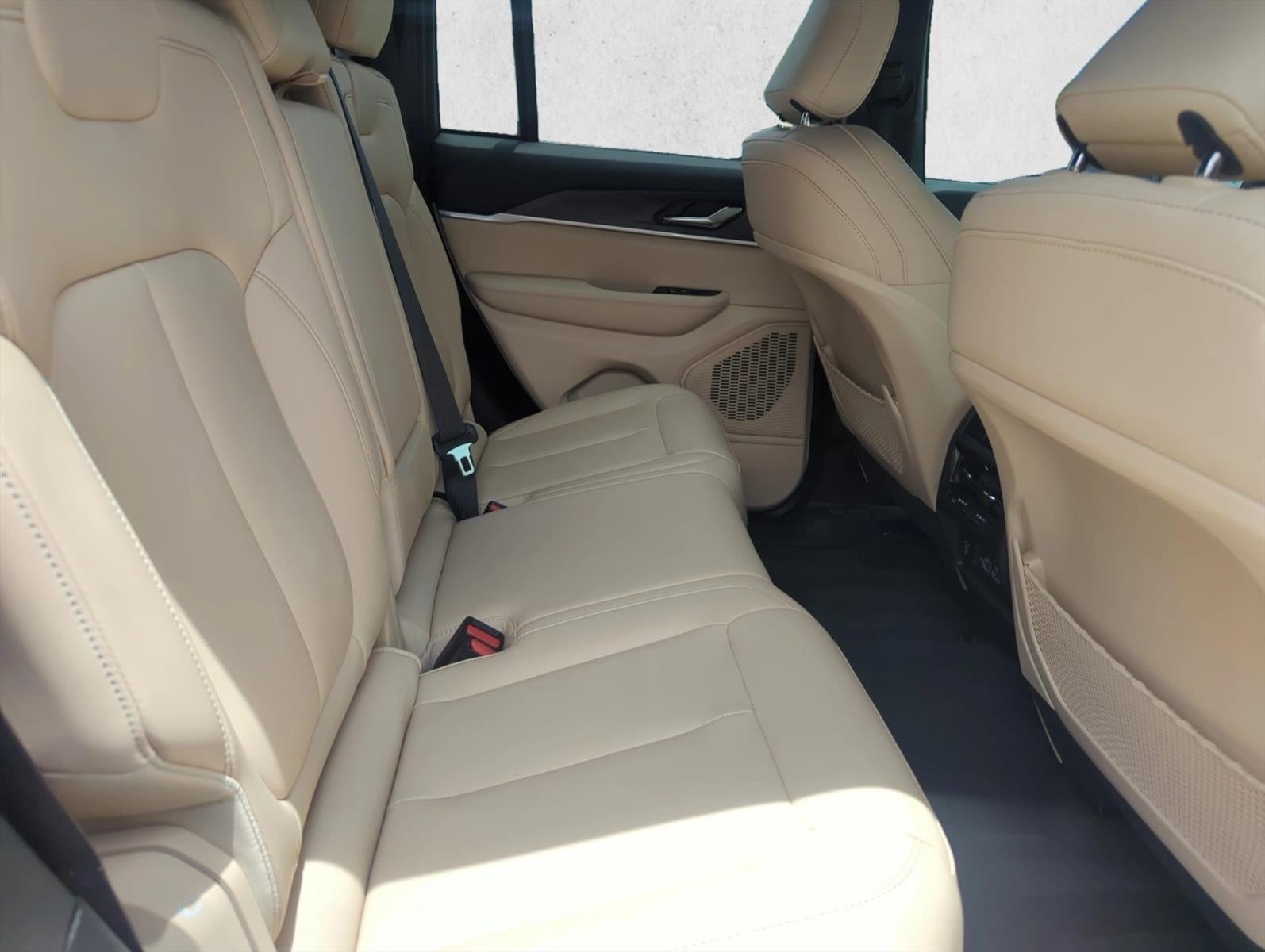 2025 Jeep Grand Cherokee Limited 4x2