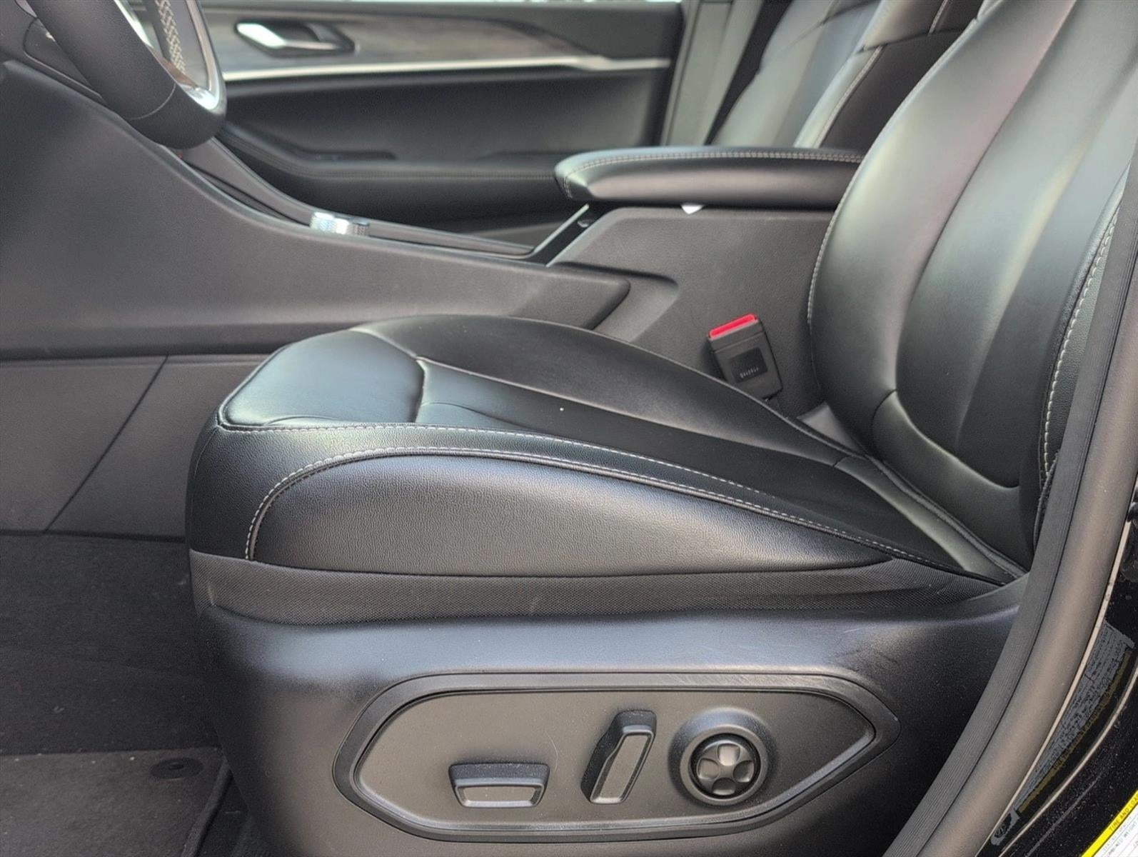 2025 Jeep Grand Cherokee Limited 4x2