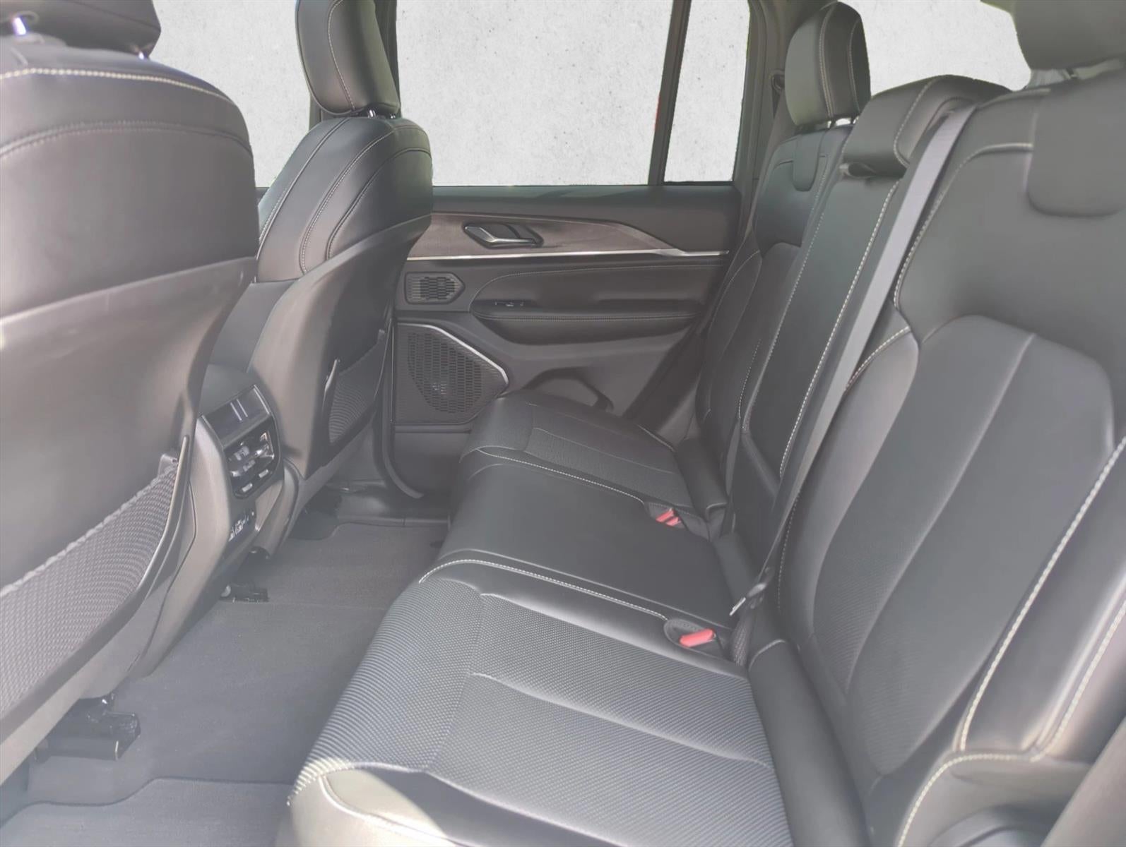 2024 Jeep Grand Cherokee Overland 4x4