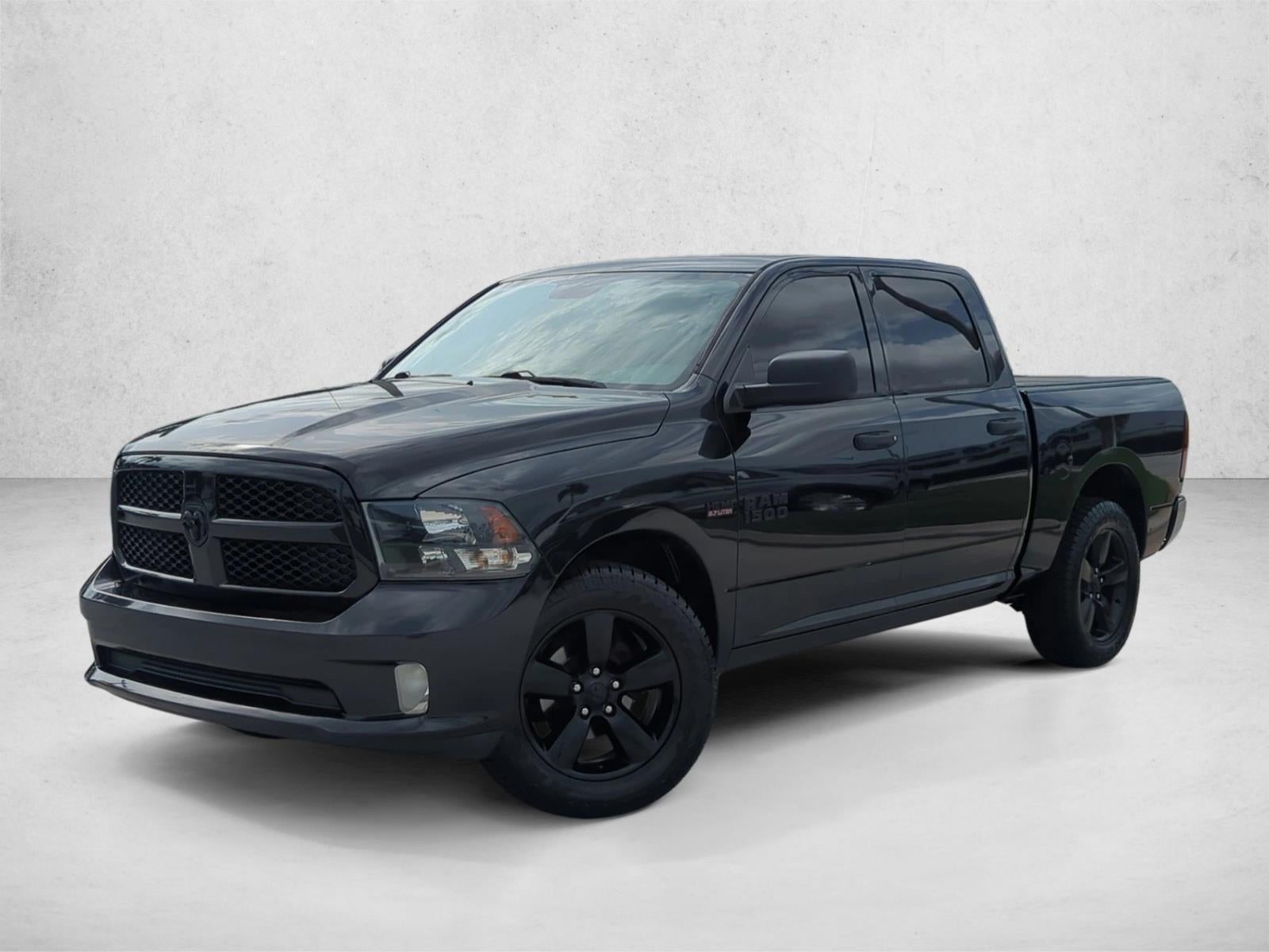 2018 RAM 1500 Express 4x2 Crew Cab 5'7" Box