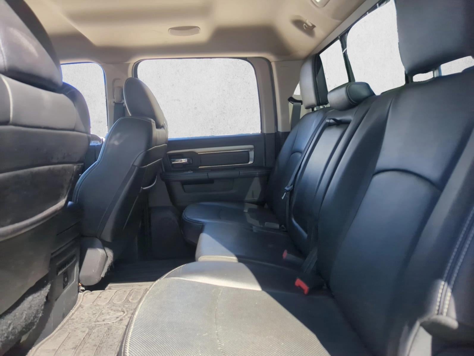 2017 RAM 1500 Night 4x4 Crew Cab 5'7" Box