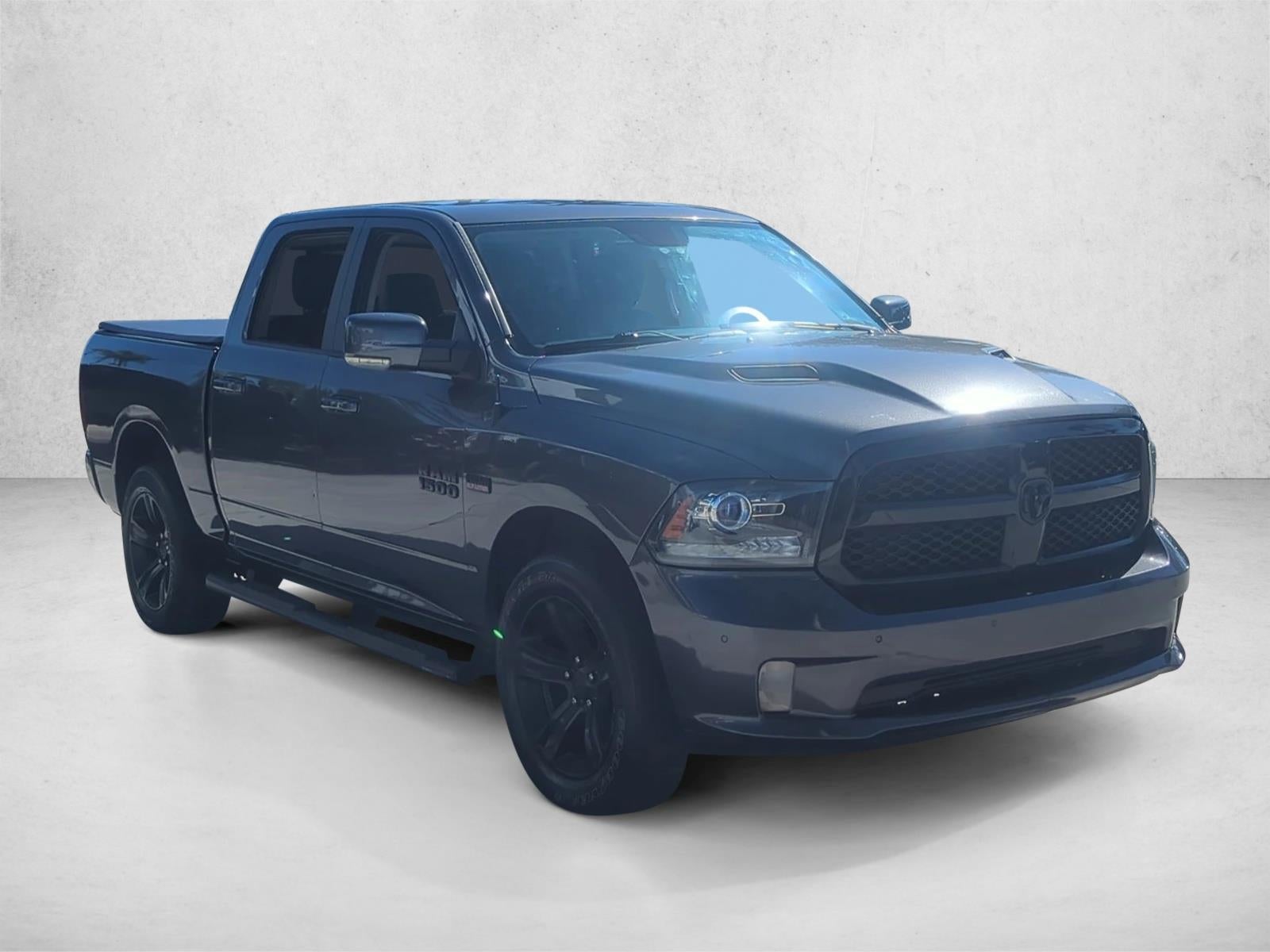 2017 RAM 1500 Night 4x4 Crew Cab 5'7" Box