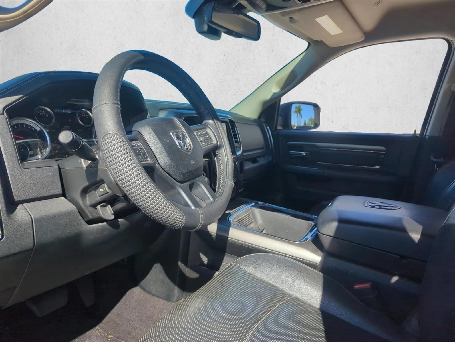 2017 RAM 1500 Night 4x4 Crew Cab 5'7" Box