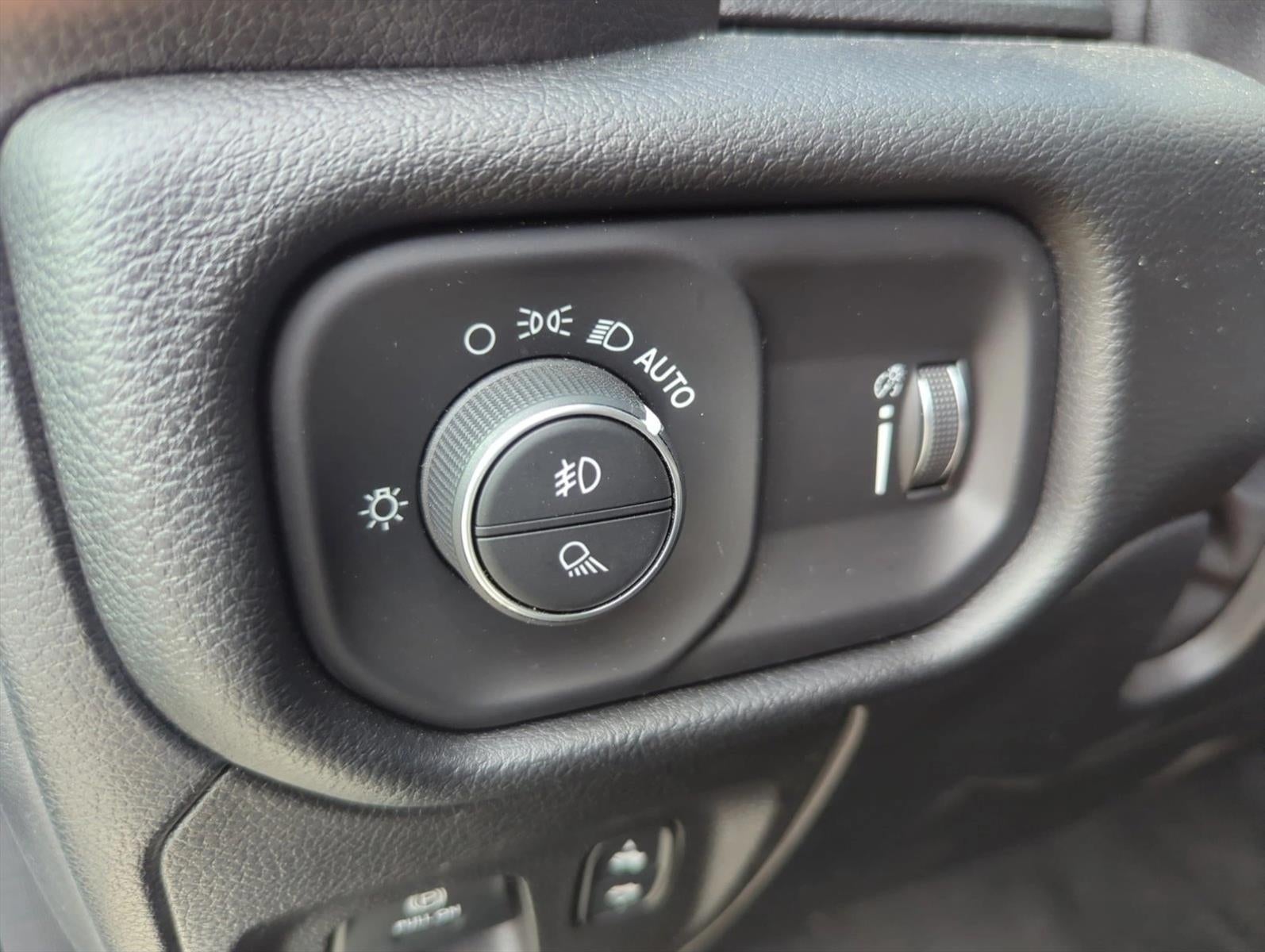 2021 RAM 1500 Big Horn 4x2 Crew Cab 5'7" Box