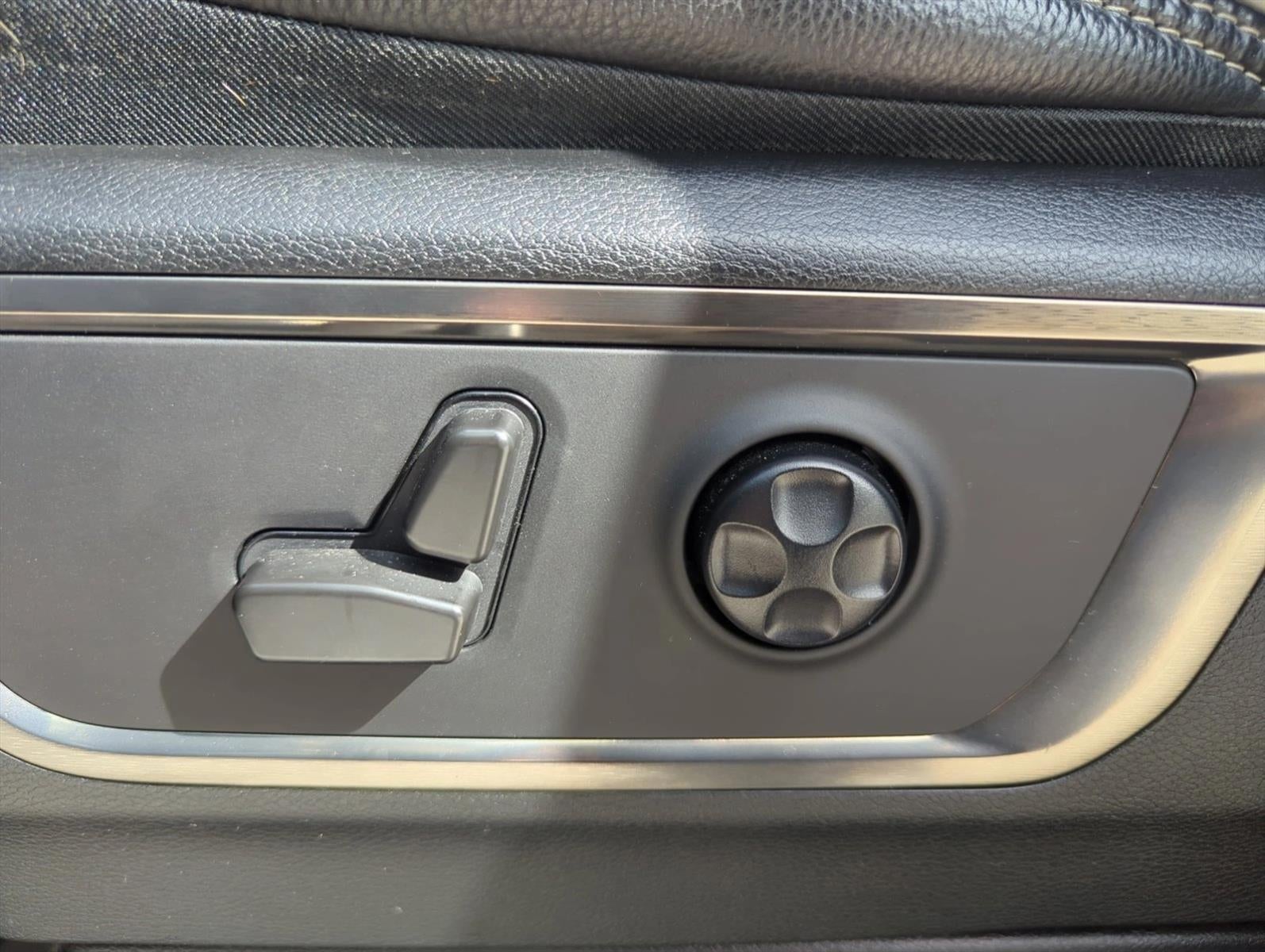 2021 RAM 1500 Limited 4x4 Crew Cab 5'7" Box