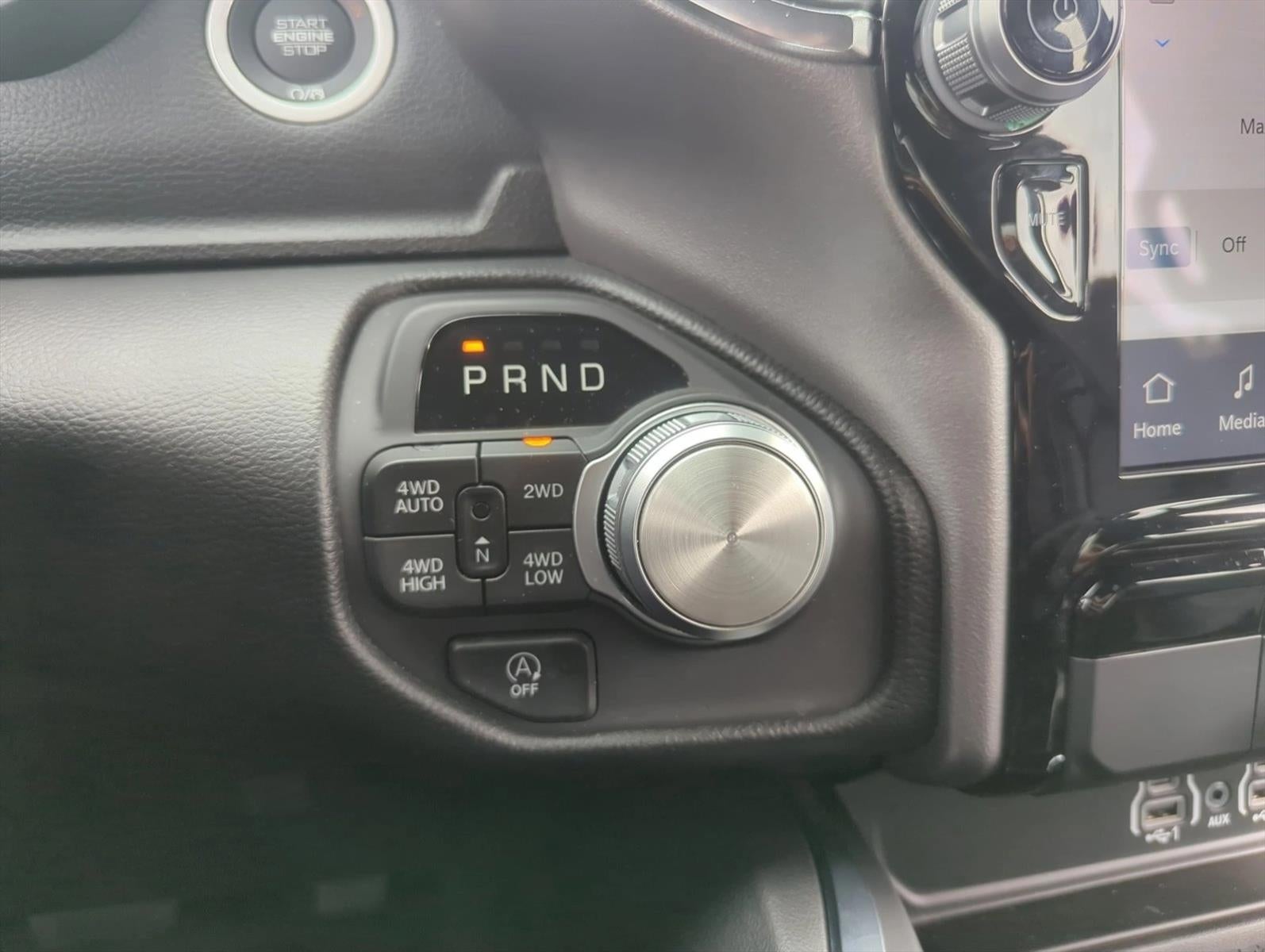 2025 RAM 1500 Laramie 4x4 Crew Cab 5'7" Box