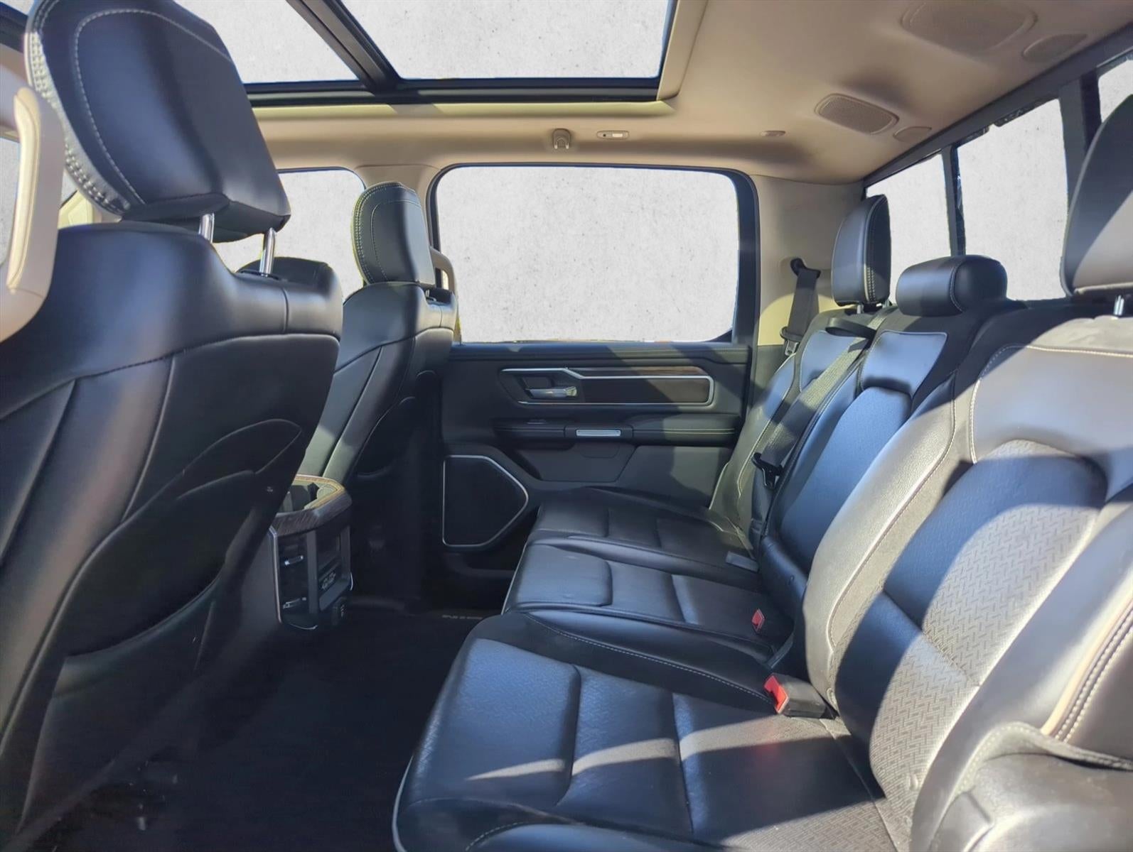 2019 RAM 1500 Laramie 4x4 Crew Cab 5'7" Box