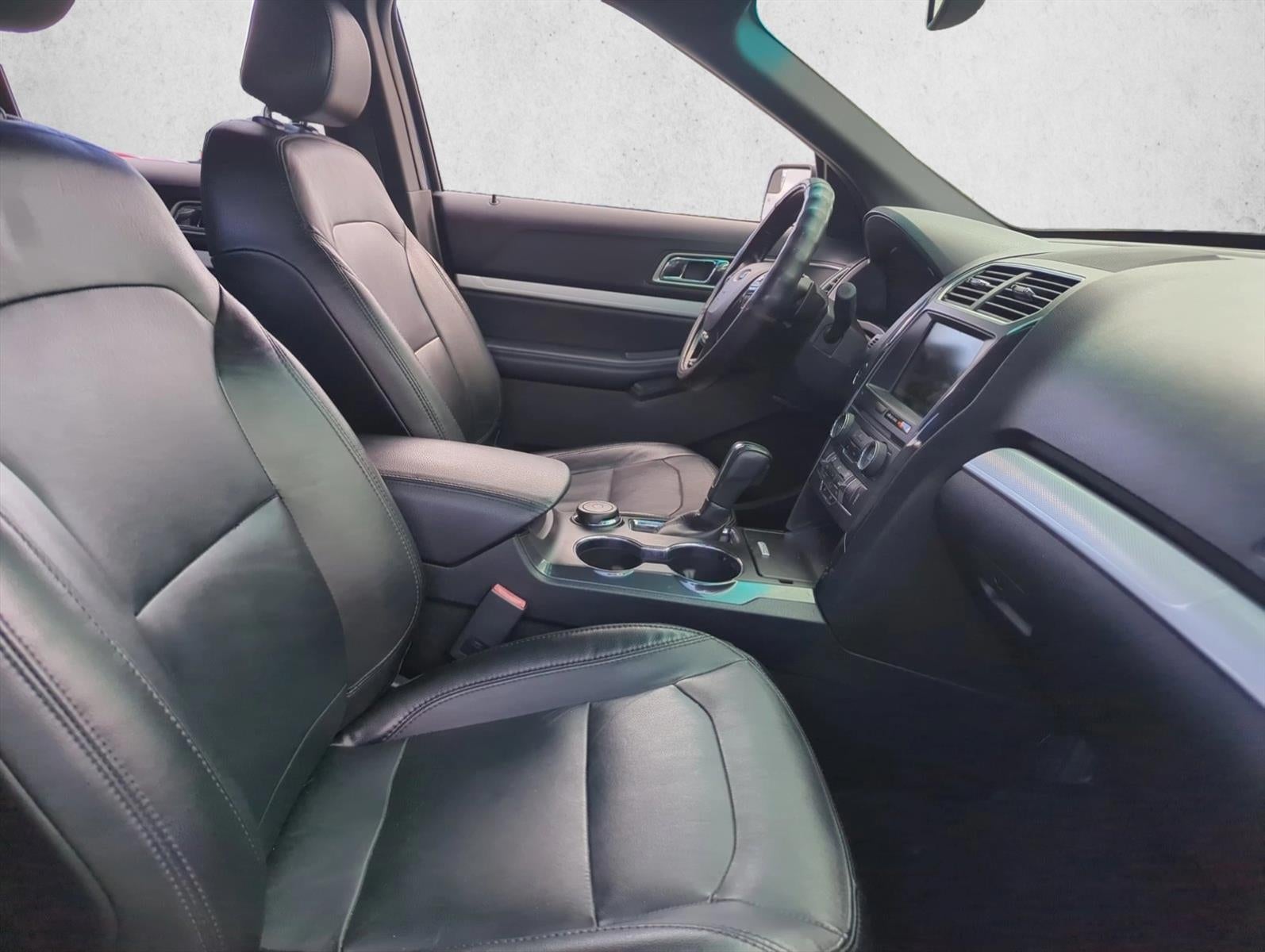 2016 Ford Explorer 4WD 4dr XLT