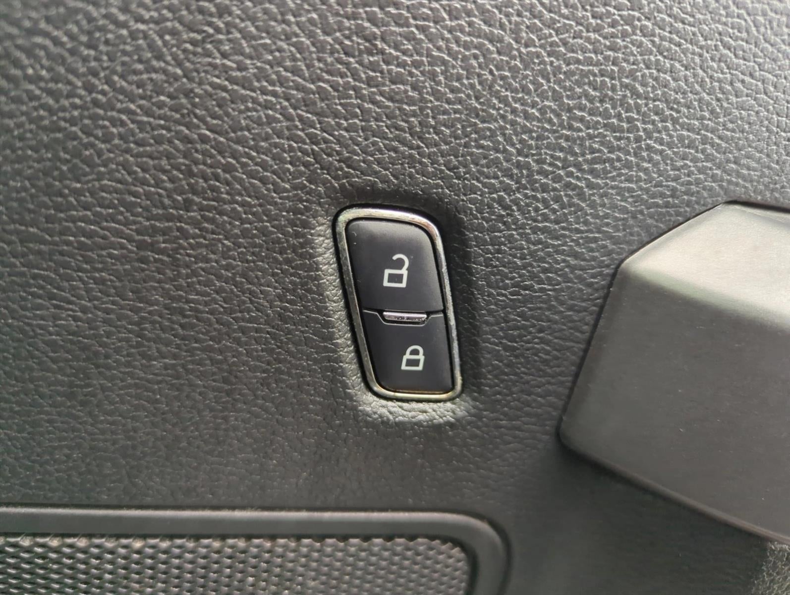 2016 Ford F-150 2WD SuperCrew 5-1/2 Ft Box XLT