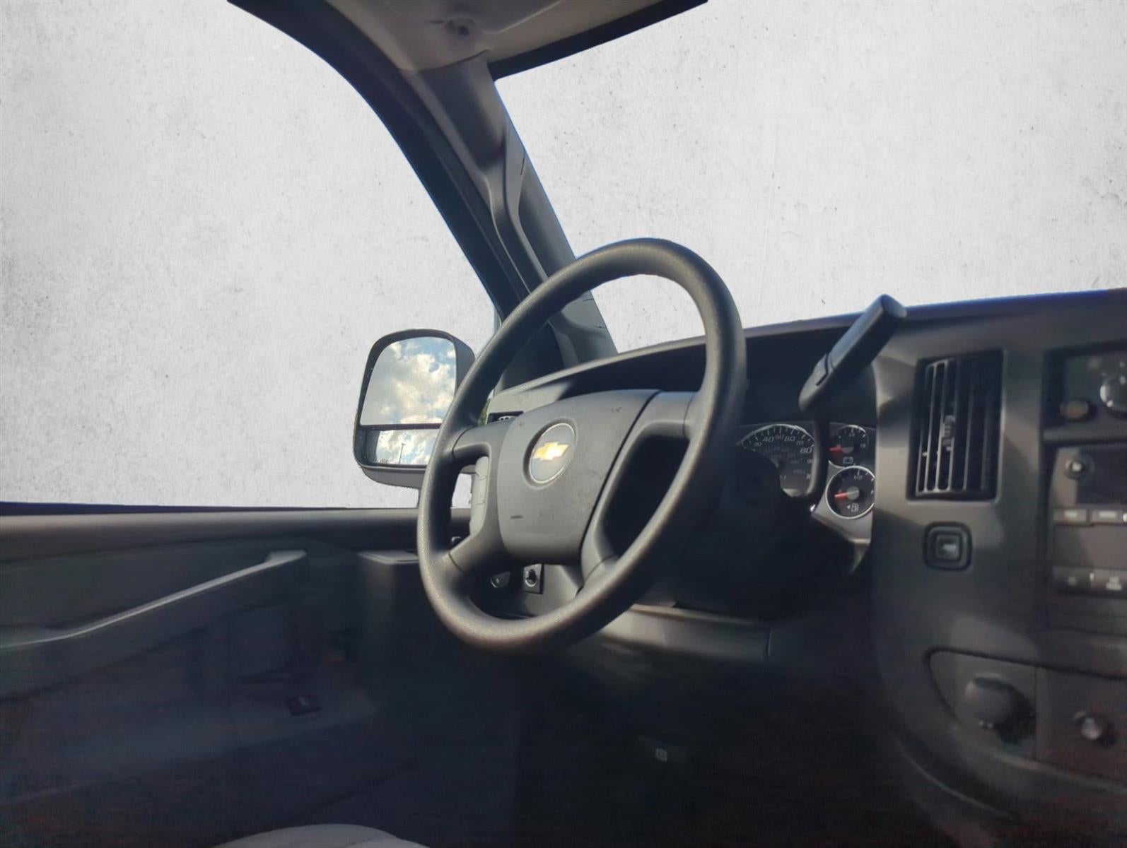 2019 Chevrolet Express Passenger 3500 Extended Wheelbase Rear-Wheel Drive 1LT